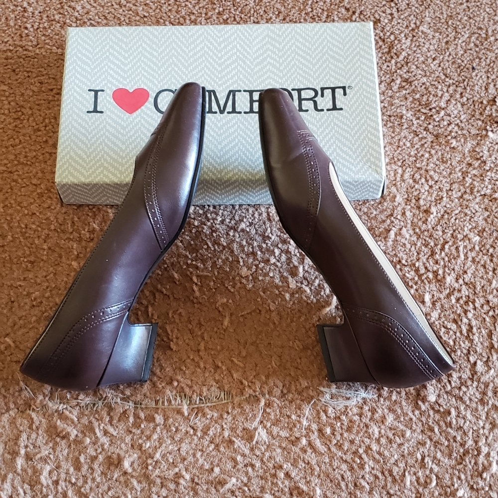 Shoes - Picture 3 of 4